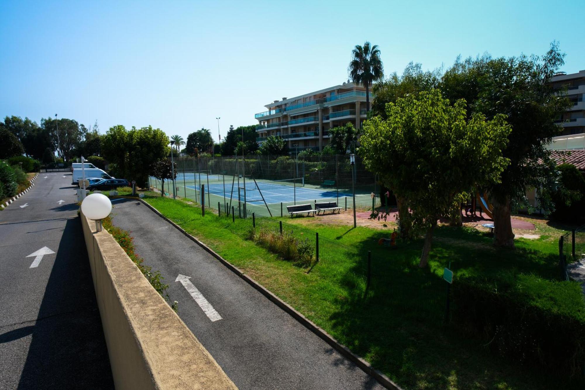 Villa Bono Jacuzzi & Spa Saint-Laurent-du-Var Εξωτερικό φωτογραφία
