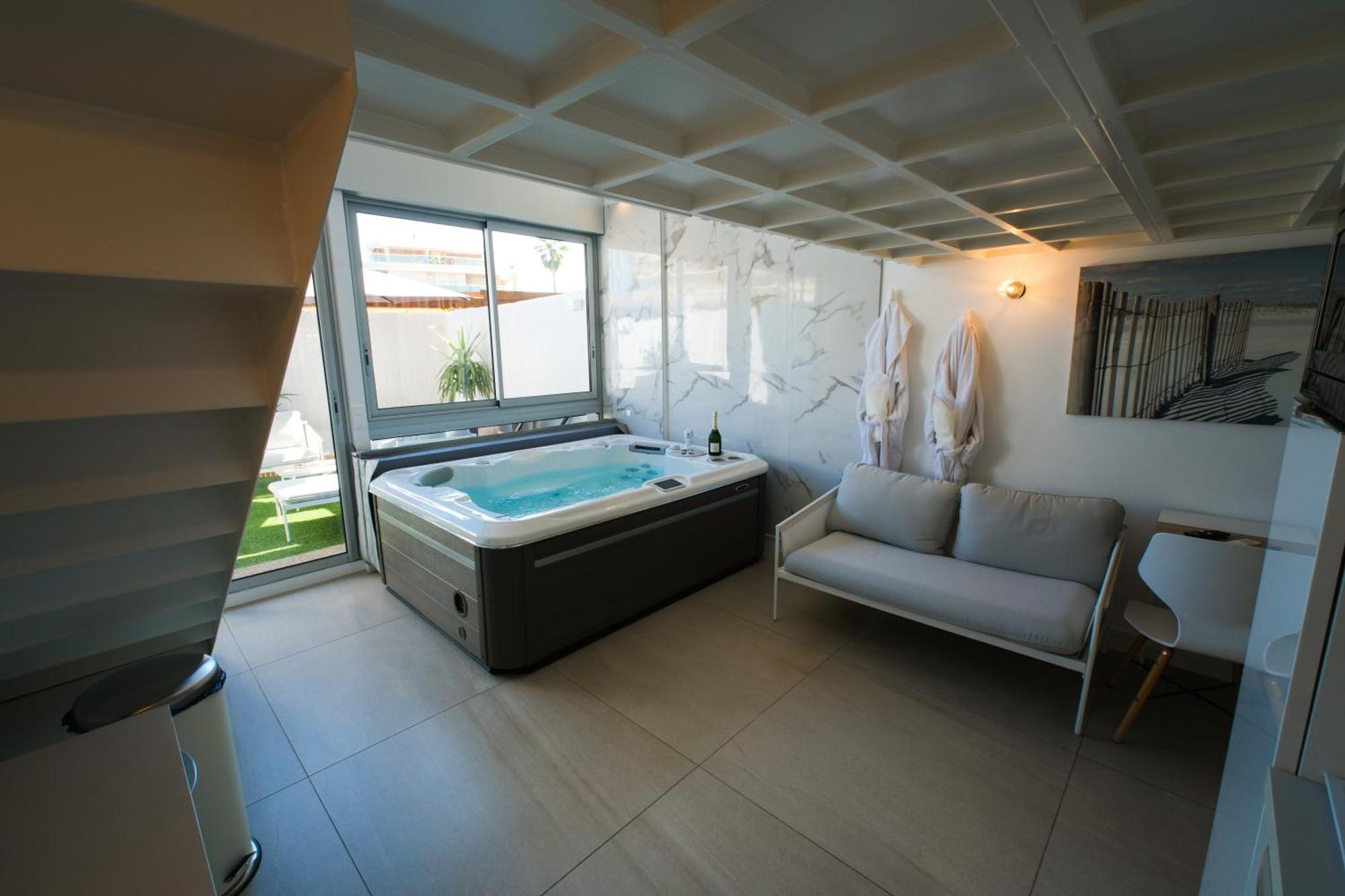 Villa Bono Jacuzzi & Spa Saint-Laurent-du-Var Εξωτερικό φωτογραφία
