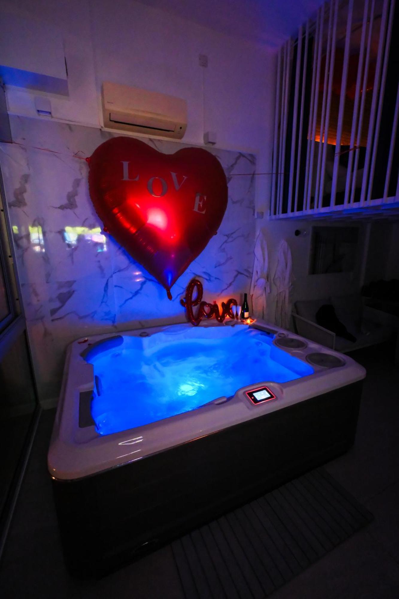 Villa Bono Jacuzzi & Spa Saint-Laurent-du-Var Εξωτερικό φωτογραφία